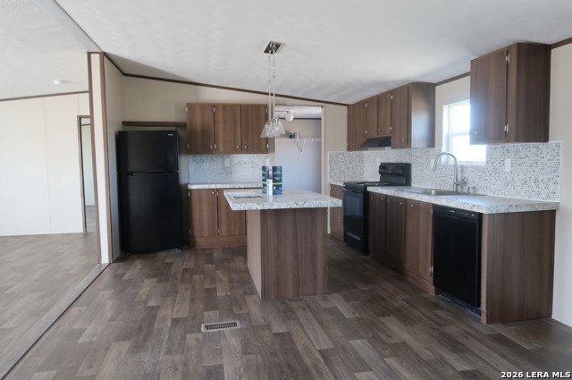 Image 6 of 19 For 146 Frio Estates Dr