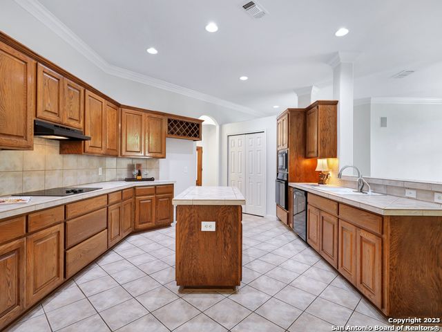 Image 14 of 33 For 26 Silverhorn Drive