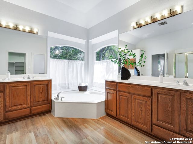 Image 23 of 33 For 26 Silverhorn Drive