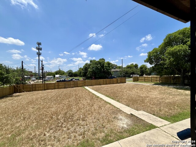 Image 26 of 33 For 245 Deerwood Dr