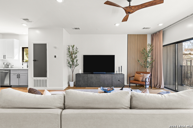 Image 7 of 18 For 710 Atlanta  710