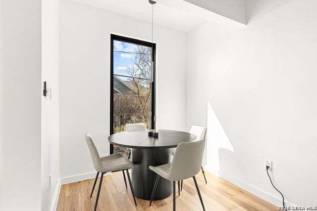 Image 9 of 18 For 710 Atlanta  710