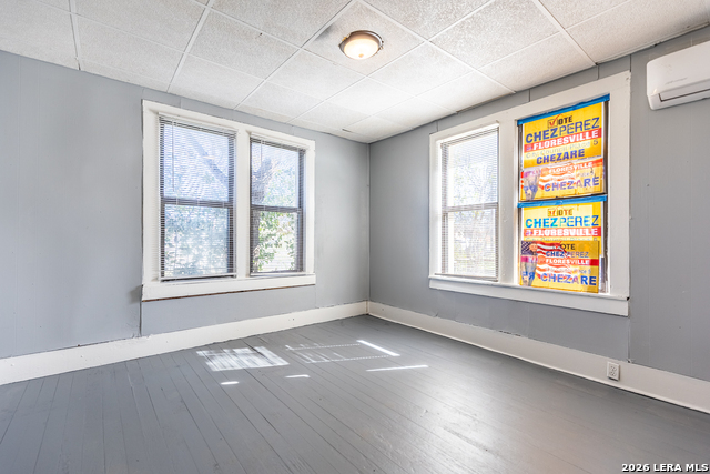 Image 15 of 28 For 905 4th  