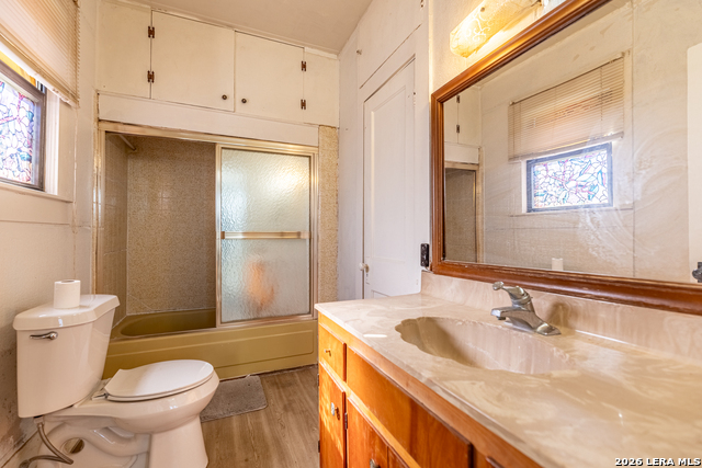 Image 18 of 28 For 905 4th  