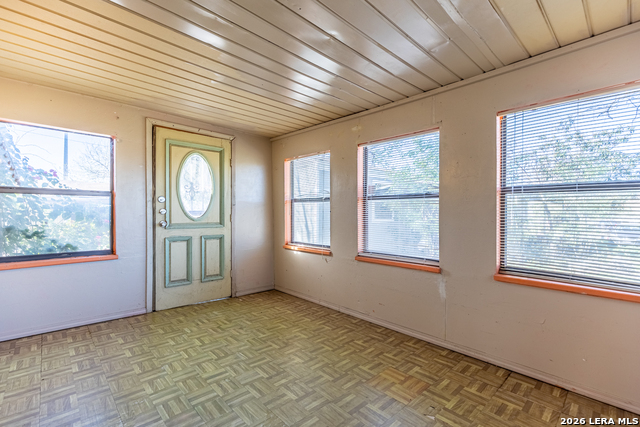 Image 21 of 28 For 905 4th  