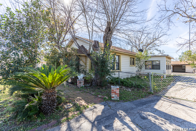 Image 4 of 28 For 905 4th  