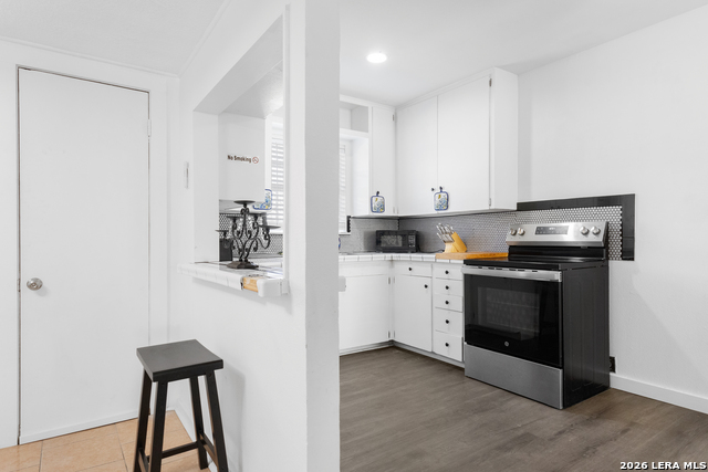 Image 13 of 32 For 615 Overhill Drive