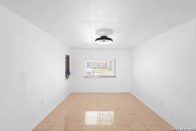 Image 18 of 32 For 615 Overhill Drive