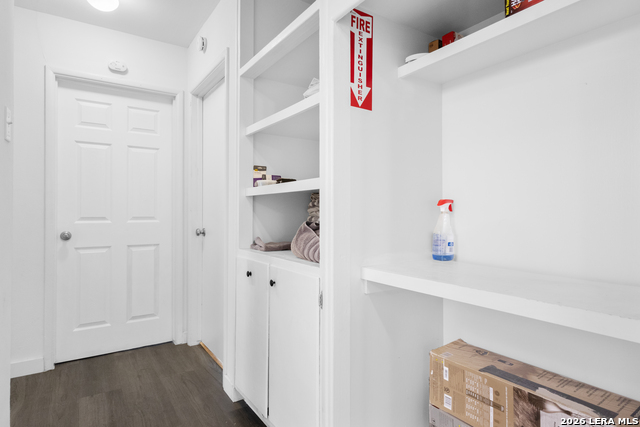 Image 20 of 32 For 615 Overhill Drive