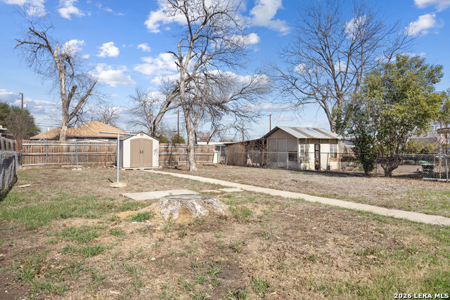 Image 28 of 32 For 615 Overhill Drive