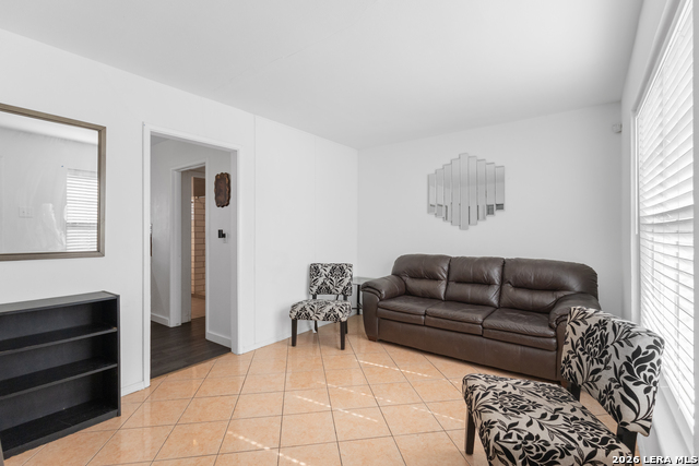 Image 6 of 32 For 615 Overhill Drive