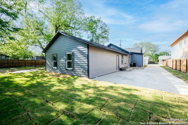 Image 15 of 15 For 418 Gulf  