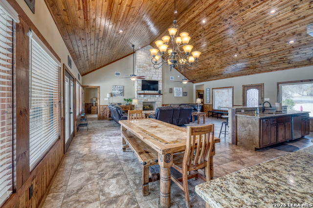 Image 21 of 50 For 274 Mountain Laurel