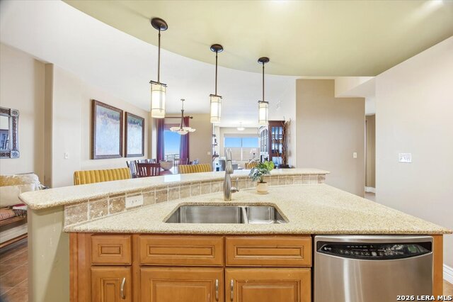 Image 12 of 54 For 215 Center St N 1503