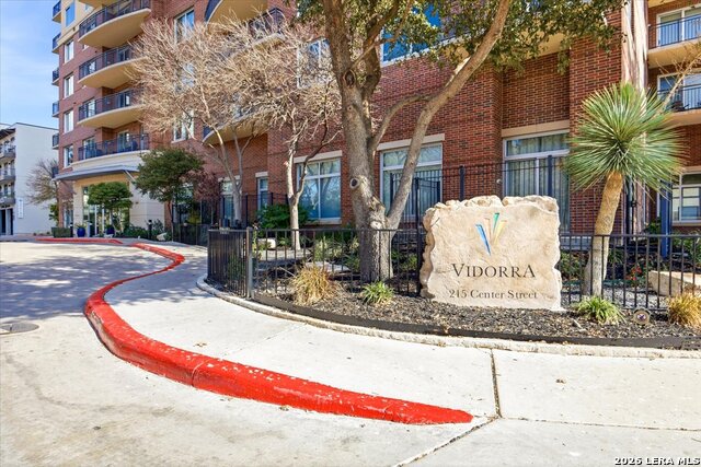 Image 2 of 54 For 215 Center St N 1503