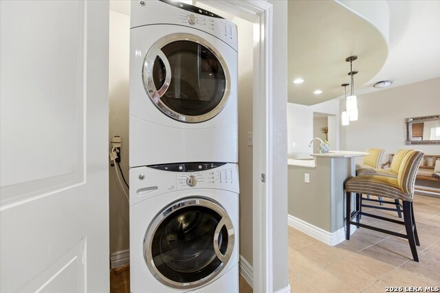 Image 31 of 54 For 215 Center St N 1503