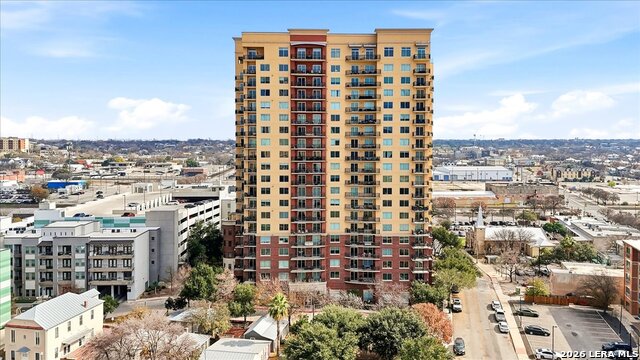 Image 35 of 54 For 215 Center St N 1503