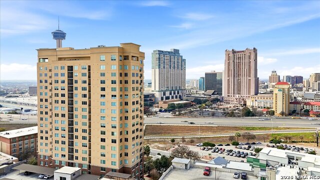 Image 41 of 54 For 215 Center St N 1503