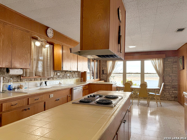 Image 14 of 41 For 937 Hillcrest