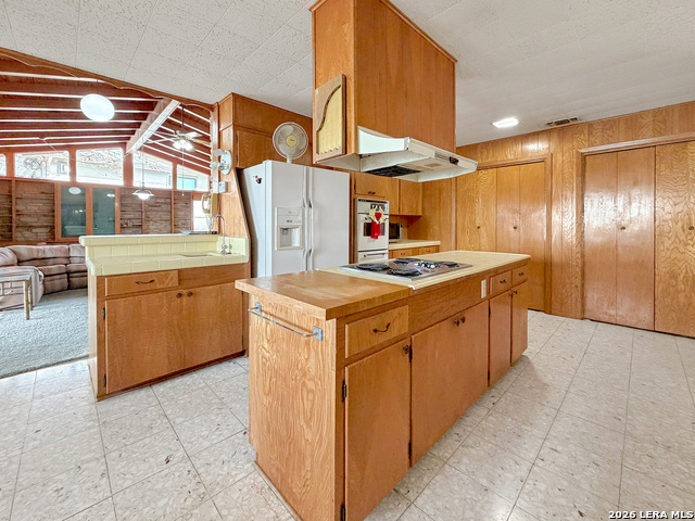 Image 15 of 41 For 937 Hillcrest