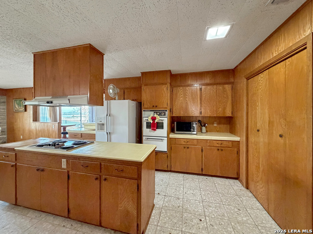 Image 17 of 41 For 937 Hillcrest