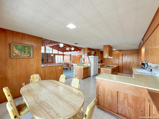 Image 19 of 41 For 937 Hillcrest