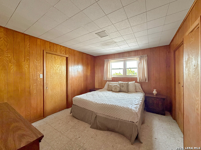 Image 25 of 41 For 937 Hillcrest