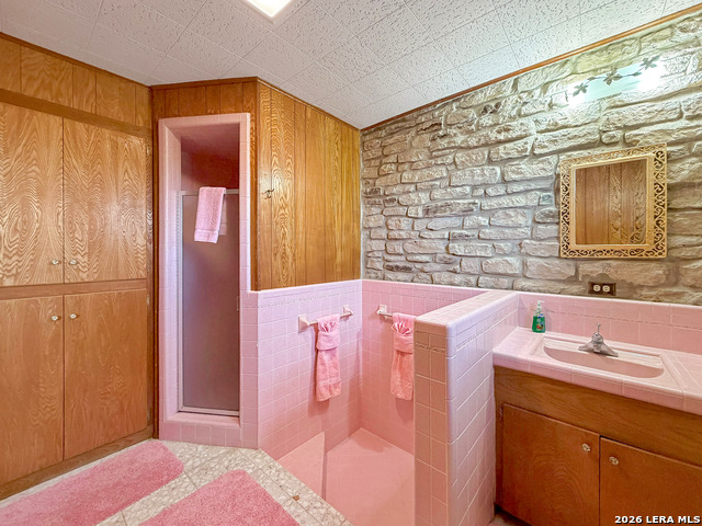 Image 27 of 41 For 937 Hillcrest