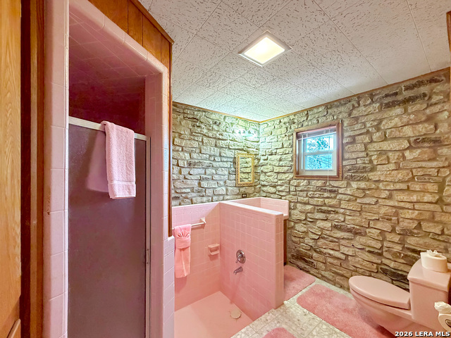 Image 28 of 41 For 937 Hillcrest