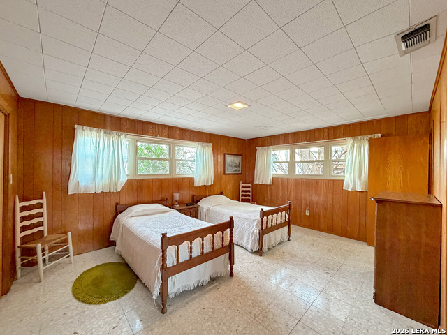 Image 29 of 41 For 937 Hillcrest