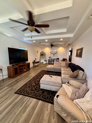 Listing photo id 0 for 211 Maverick E