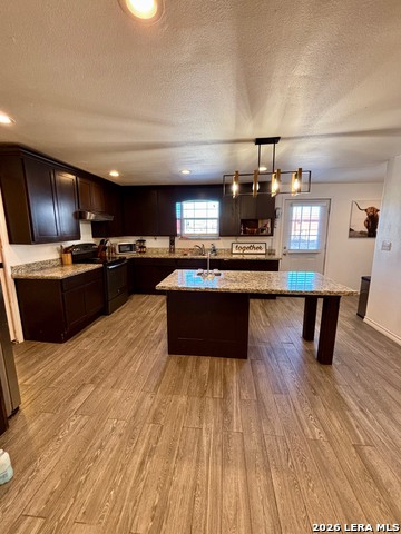 Listing photo id 1 for 211 Maverick E