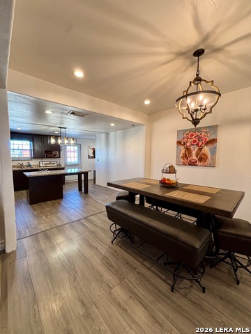 Listing photo id 2 for 211 Maverick E