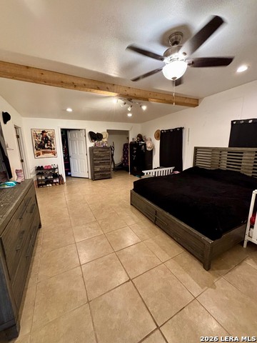 Listing photo id 4 for 211 Maverick E