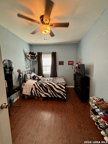 Listing photo id 5 for 211 Maverick E