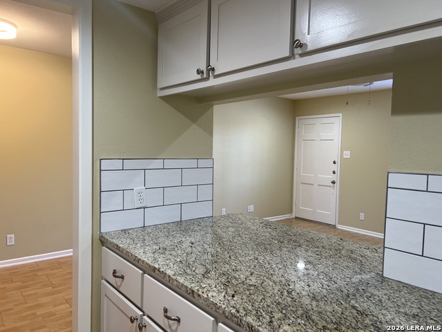 Image 10 of 16 For 8401 New Braunfels N 344