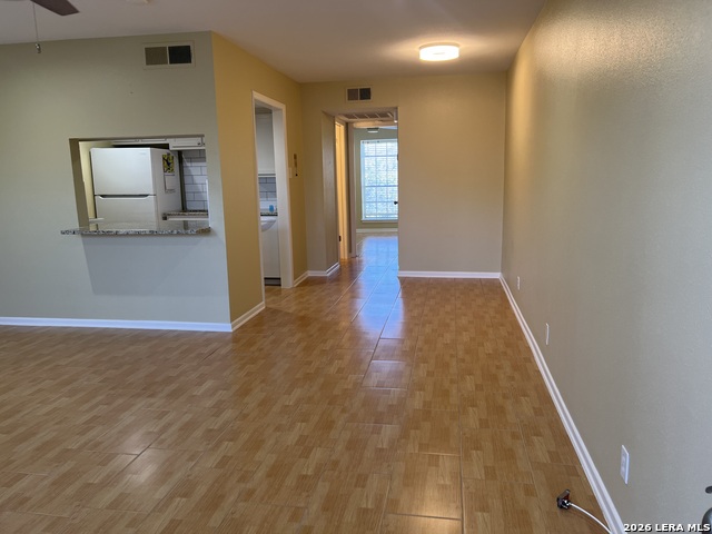 Image 5 of 16 For 8401 New Braunfels N 344