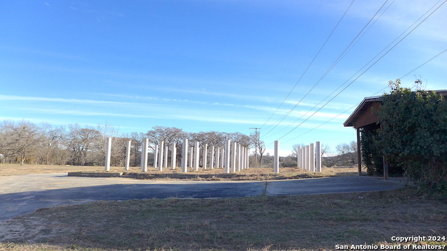 Image 4 of 16 For 327 Idlewilde