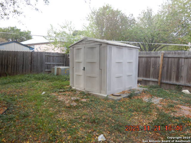 Image 9 of 18 For 7311 Belmede Ct