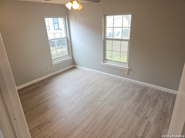 Image 10 of 25 For 341 Longview