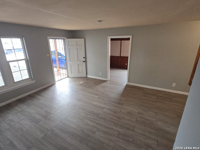 Image 13 of 25 For 341 Longview