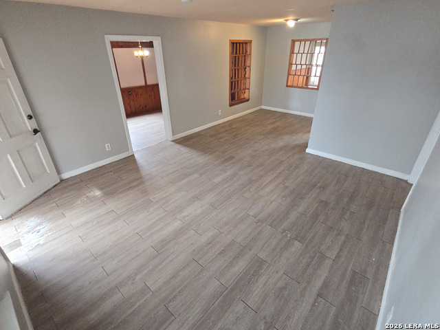 Image 14 of 25 For 341 Longview