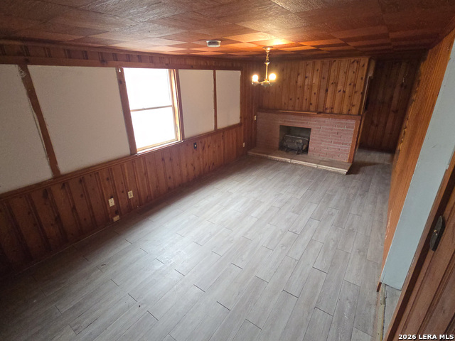 Image 15 of 25 For 341 Longview