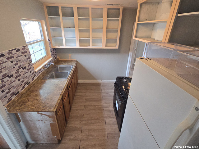 Image 20 of 25 For 341 Longview