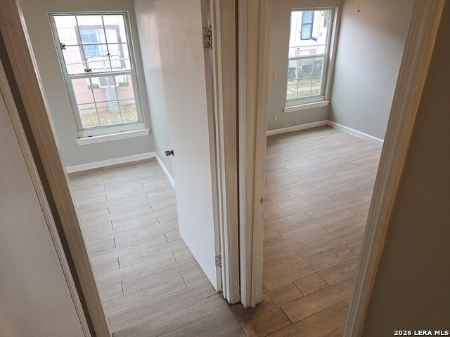 Image 9 of 25 For 341 Longview