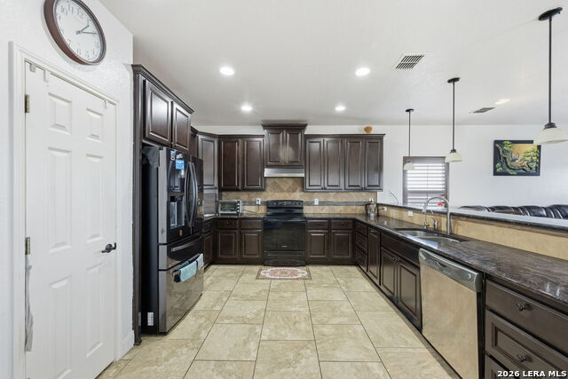 Image 4 of 33 For 184 Fairway  