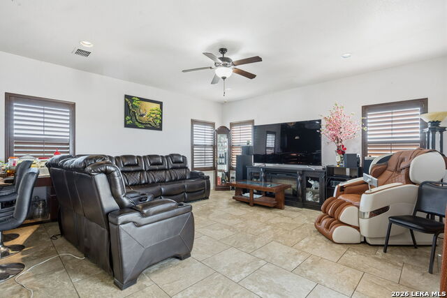 Image 8 of 33 For 184 Fairway  