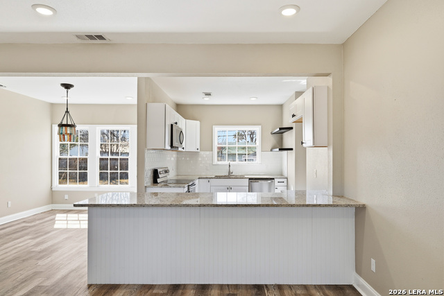 Image 11 of 27 For 362 Meredith