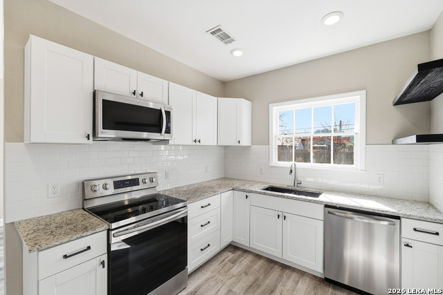 Image 12 of 27 For 362 Meredith