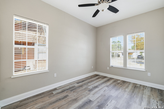 Image 15 of 27 For 362 Meredith